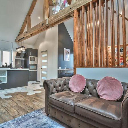 * Le Loft Des Mysteres * Apartment Мантенон Екстериор снимка